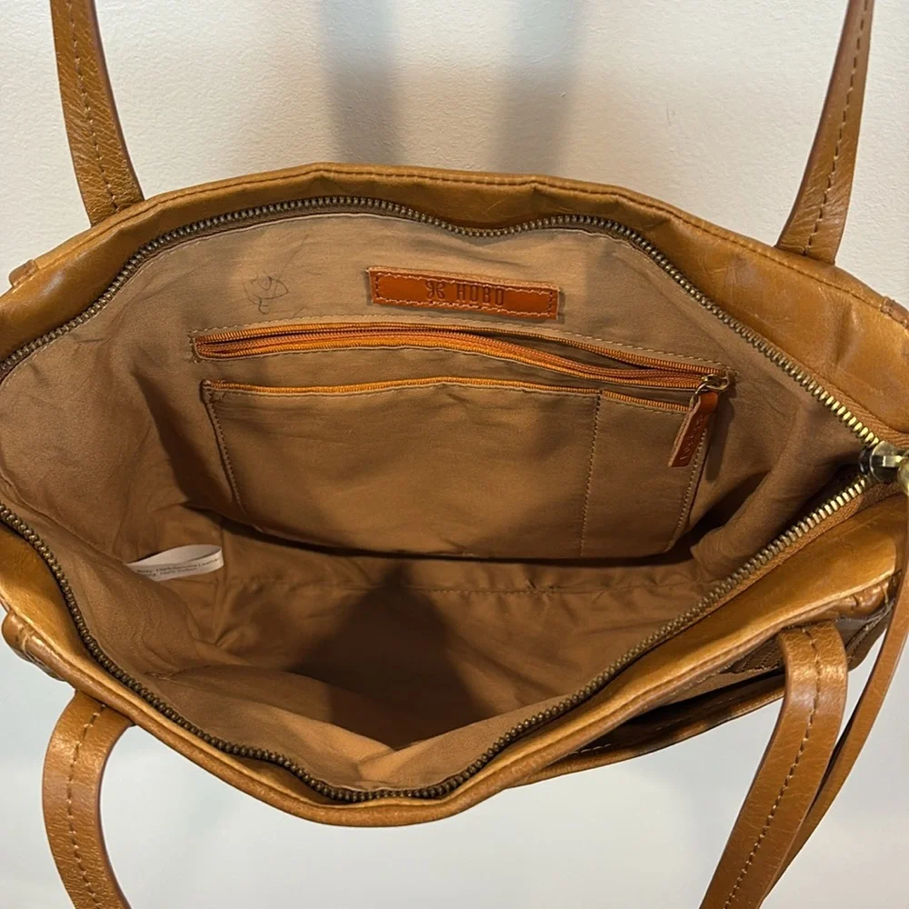 HOBO International Tan Leather Tote Shoulder Handbag